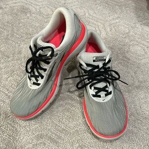 Brooks size 10, pure flow